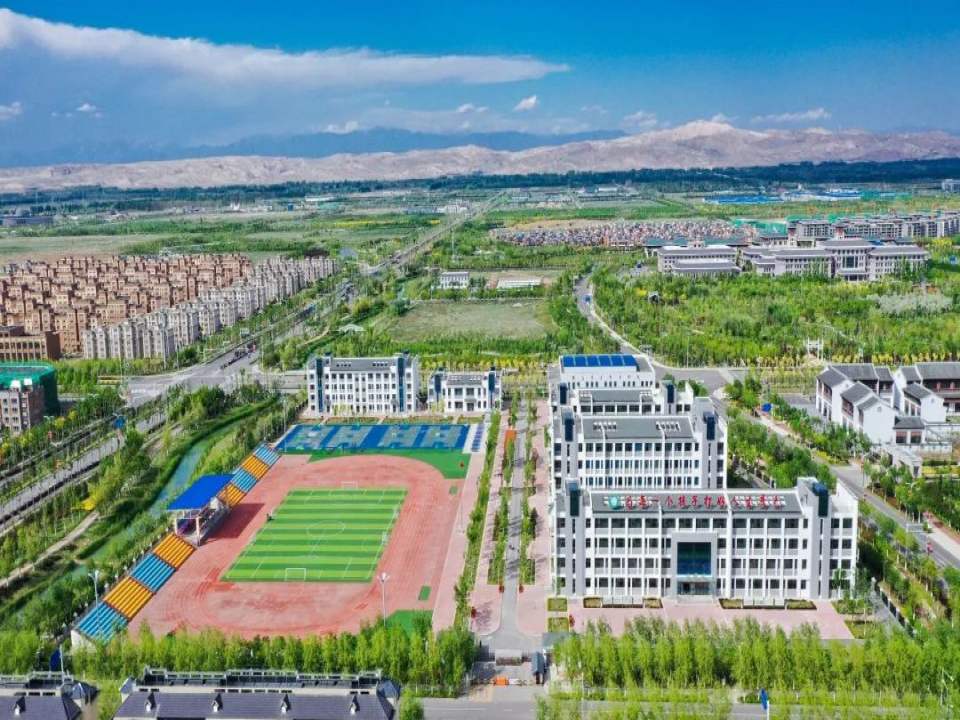 可克达拉市金山实验学校